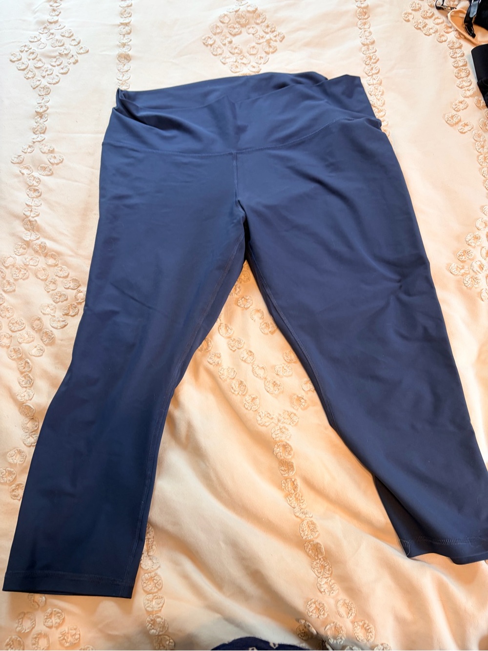 Old Navy Active Powersoft High Rise Go-Dry Capri Leggings | Blue | 2X